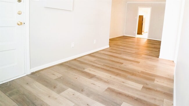 Foto del edificio - 2425 Shakespeare St