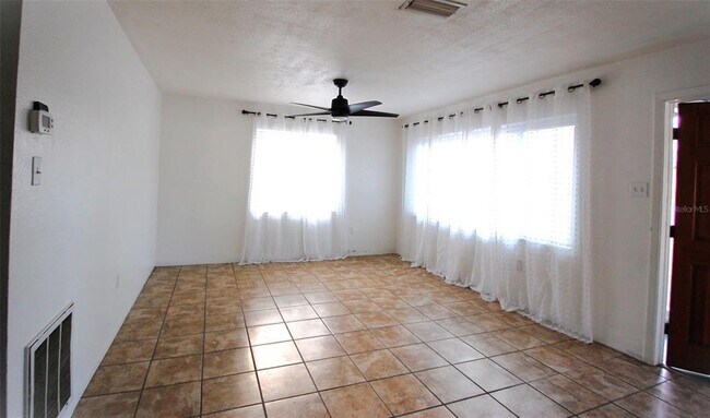 Foto del edificio - 4317 70th Ave N