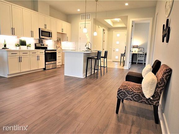 Foto del edificio - 2 br, 2 bath Condo - 4507 East Martin Luth...