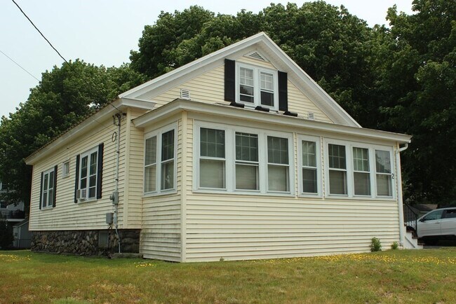 Building Photo - 2 Mohawk Ave