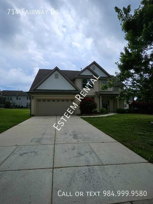 Foto del edificio - 714 Fairway Dr