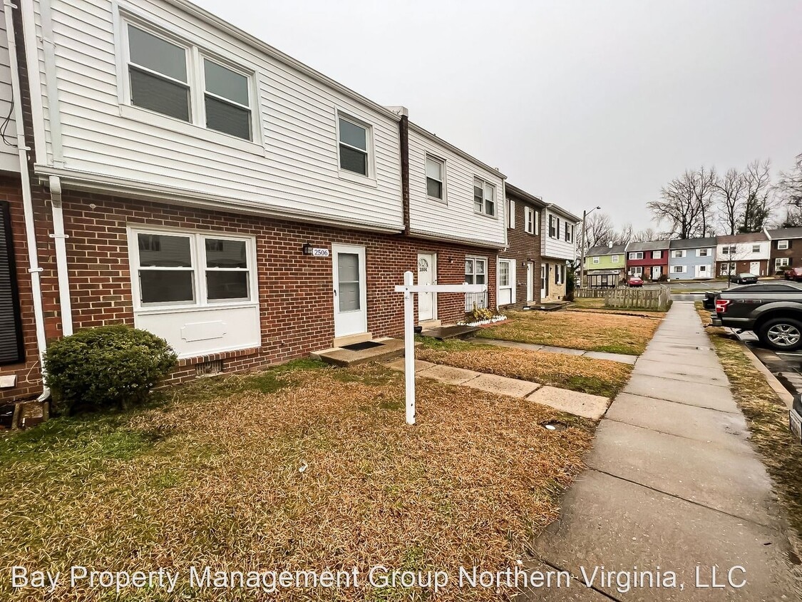 Primary Photo - 3 br, 2.5 bath House - 2506 Sedgewick Pl.