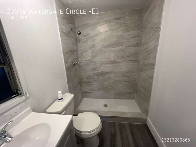 Foto del edificio - 23034 Watergate Cir