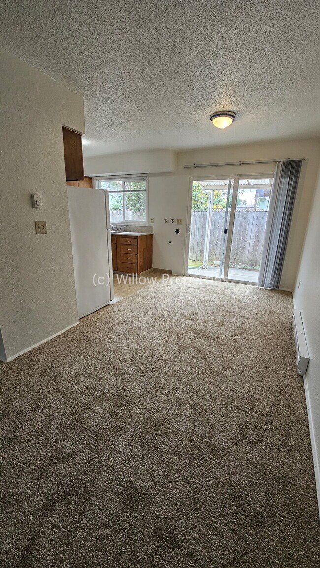 Building Photo - Cozy two bedroom duplex