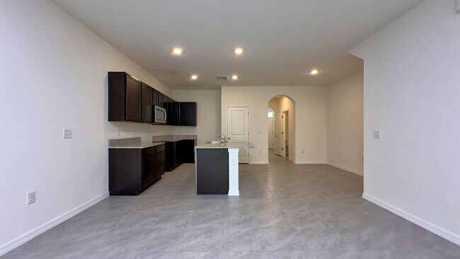 Foto del edificio - 1570 Hubbell Rd