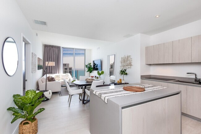 Foto del edificio - 2721 Hallandale Beach Blvd