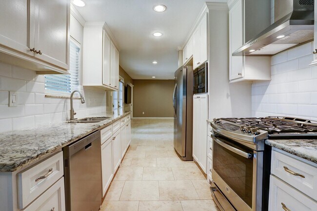 Foto del edificio - 9522 Emnora Ln