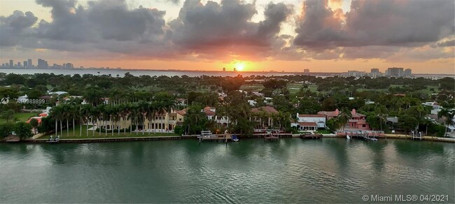 Foto del edificio - 5600 Collins Ave