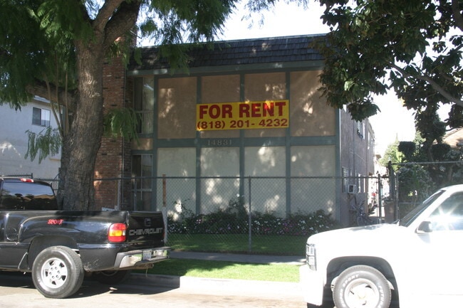 Building Photo - 14831 Delano St
