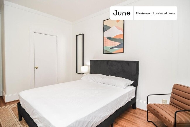 Building Photo - Room in Shared 7 bed/2 bath home in Allston
