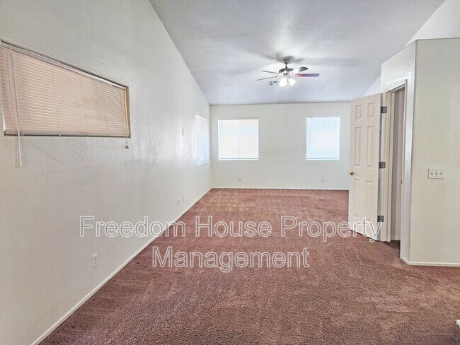 Foto del edificio - 2321 E Calvada Blvd