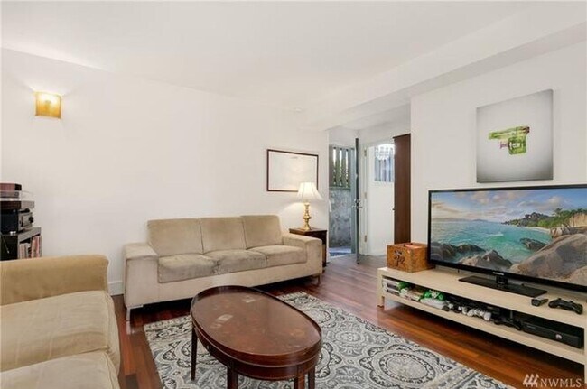 Foto del edificio - 5060 Renton Ave S