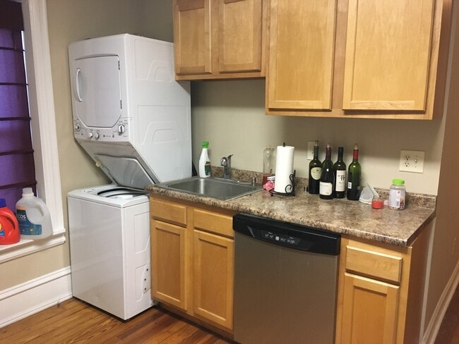 Photo - 813 Greenwood Ave Apartment