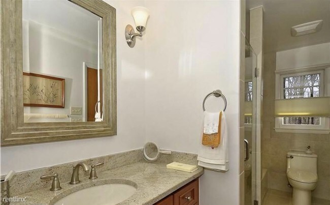 Foto del edificio - 754 Carlisle Dr
