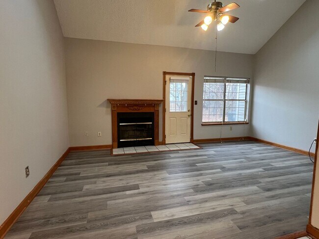 Building Photo - MARINERS POINTE CONDOS     -   HOA