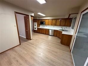 Foto del edificio - 15127 Forest Lodge Dr