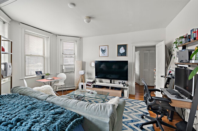 Foto del edificio - 1677 Commonwealth Ave