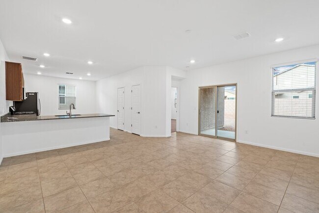 Foto del edificio - Tucson, AZ - House - $1,645.00