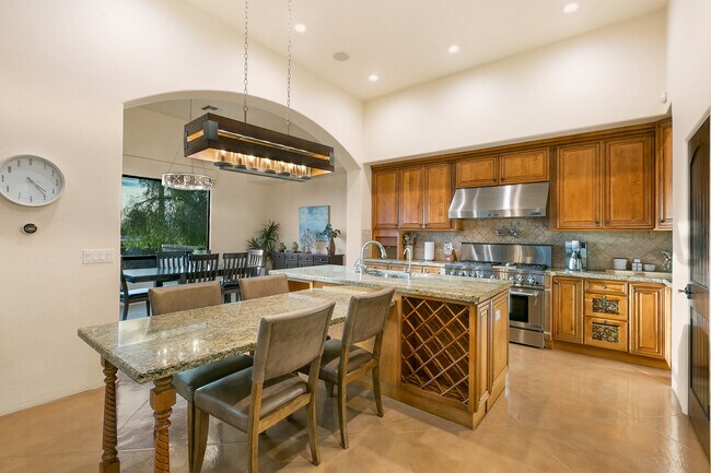 Foto del edificio - 6540 E Golden Hills Pl