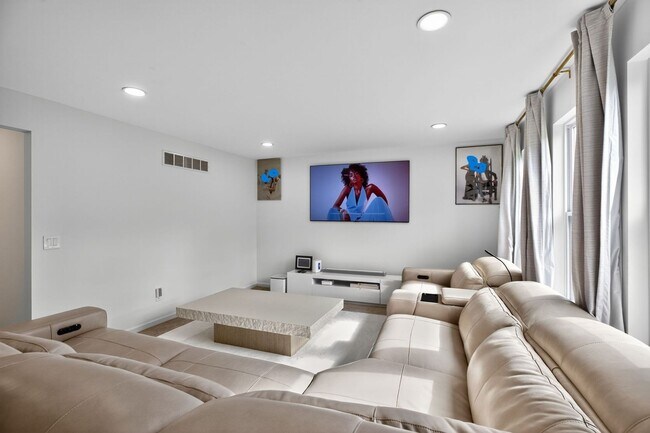 Foto del edificio - 20794 Frisco Dr