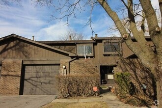 Building Photo - 2553 Meade Ct