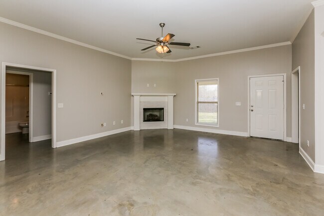 Building Photo - Beautiful Home in Canton, MS!