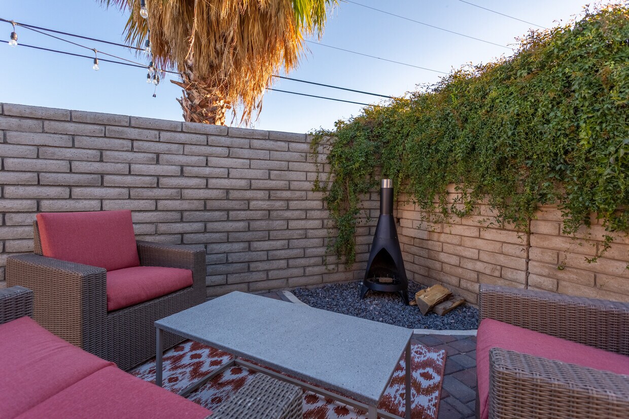 Primary Photo - 3739 E Montecito Ave