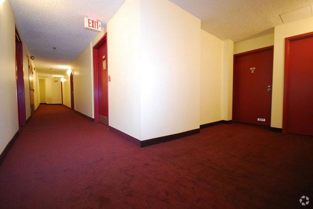 Hallway - Green Oak Stockade View Apartments