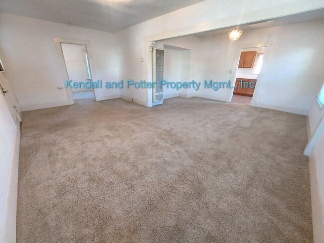 Foto del edificio - Bright 2BR/1BA Santa Cruz Home with Enclosed Yard & Sunroom!