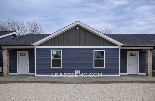 Foto del edificio - 3 Bedroom, 1 Bath Duplex