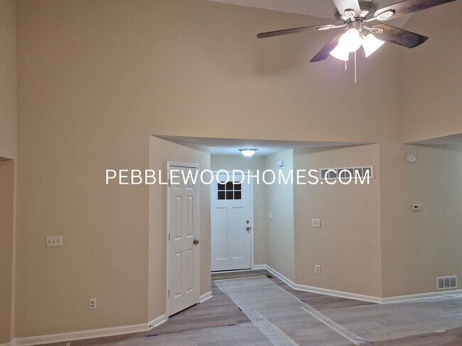 Entrada principal - 2599 Candler Way SW