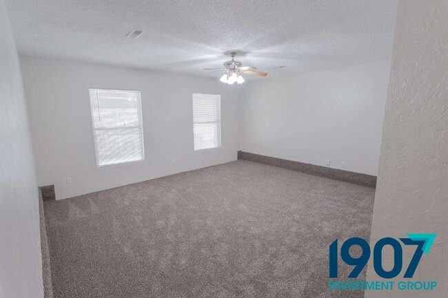 Building Photo - 1852 Sunrise Dr