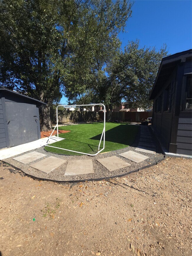 Foto del edificio - 6402 Frosty Brook Dr