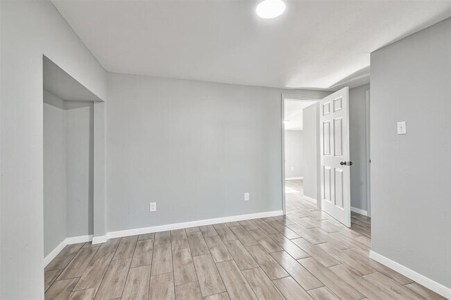 Foto del edificio - 822 Finesse Dr