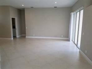 Foto del edificio - 5977 NW 73rd Ct