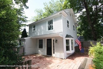 Building Photo - 15-17 E Lincoln Avenue Unit 17