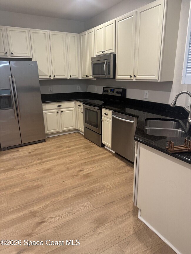 Foto del edificio - 3116 Arden Cir