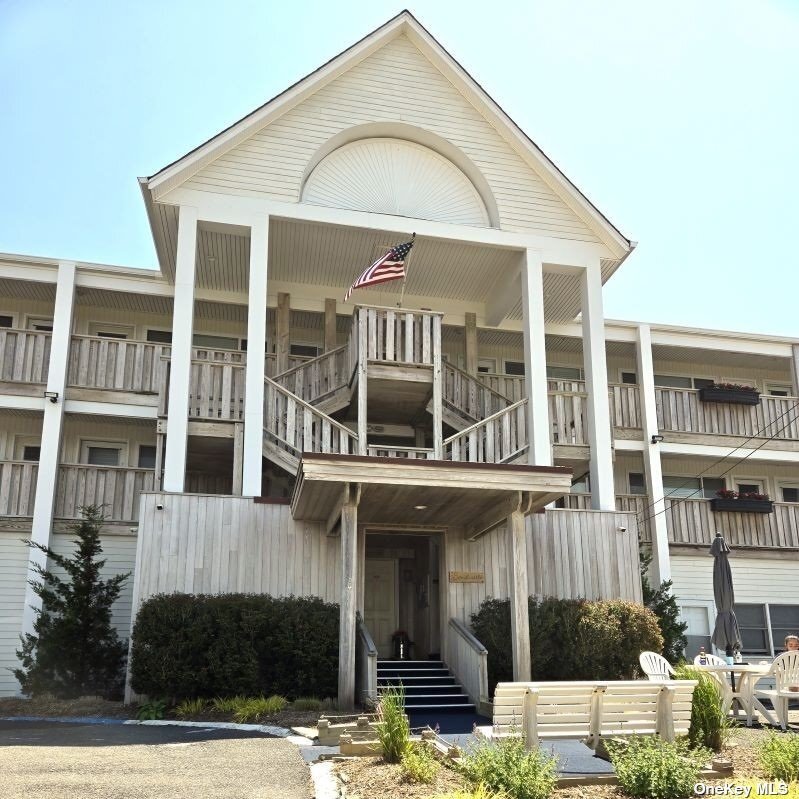 459 Dune Rd Unit B10, Westhampton Beach, NY 11978 Condo for Rent in