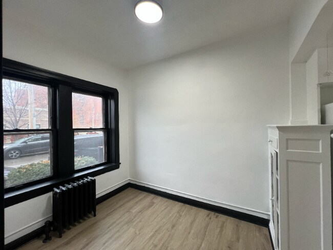 Foto del edificio - 1411 Roycroft Ave