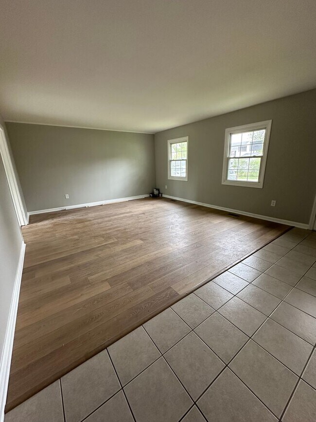 Building Photo - 4 Bedroom, 2 Bathroom Cape Cod