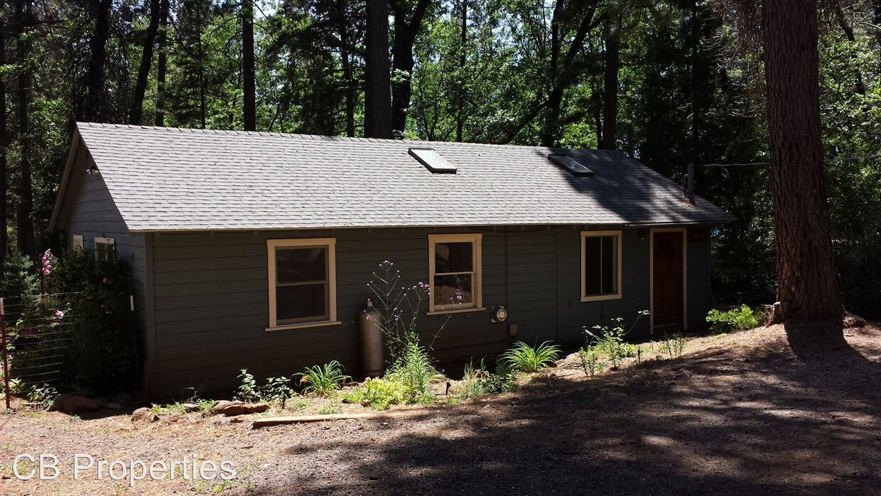 Primary Photo - 1966 Mountain View Dr