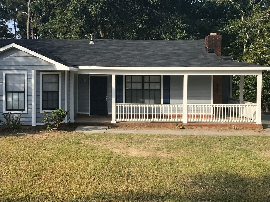 Foto principal - Spacious Home in Hephzibah, Georgia!