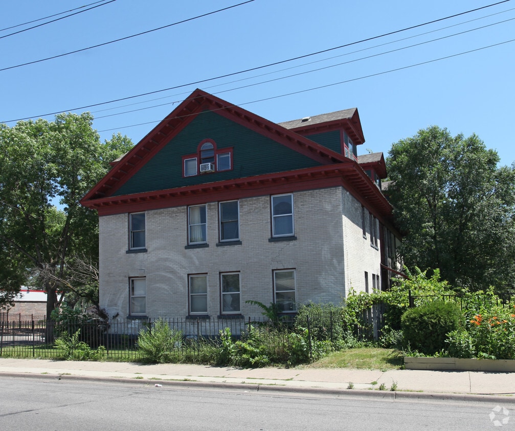 Building Photo - 1521 25th St E