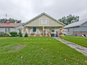 Building Photo - 1420 7th Ave N
