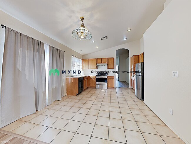 Foto del edificio - 2 br, 2 bath House - 2037 N 109th Ave