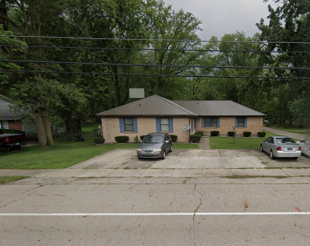 Foto principal - 350 E Main St