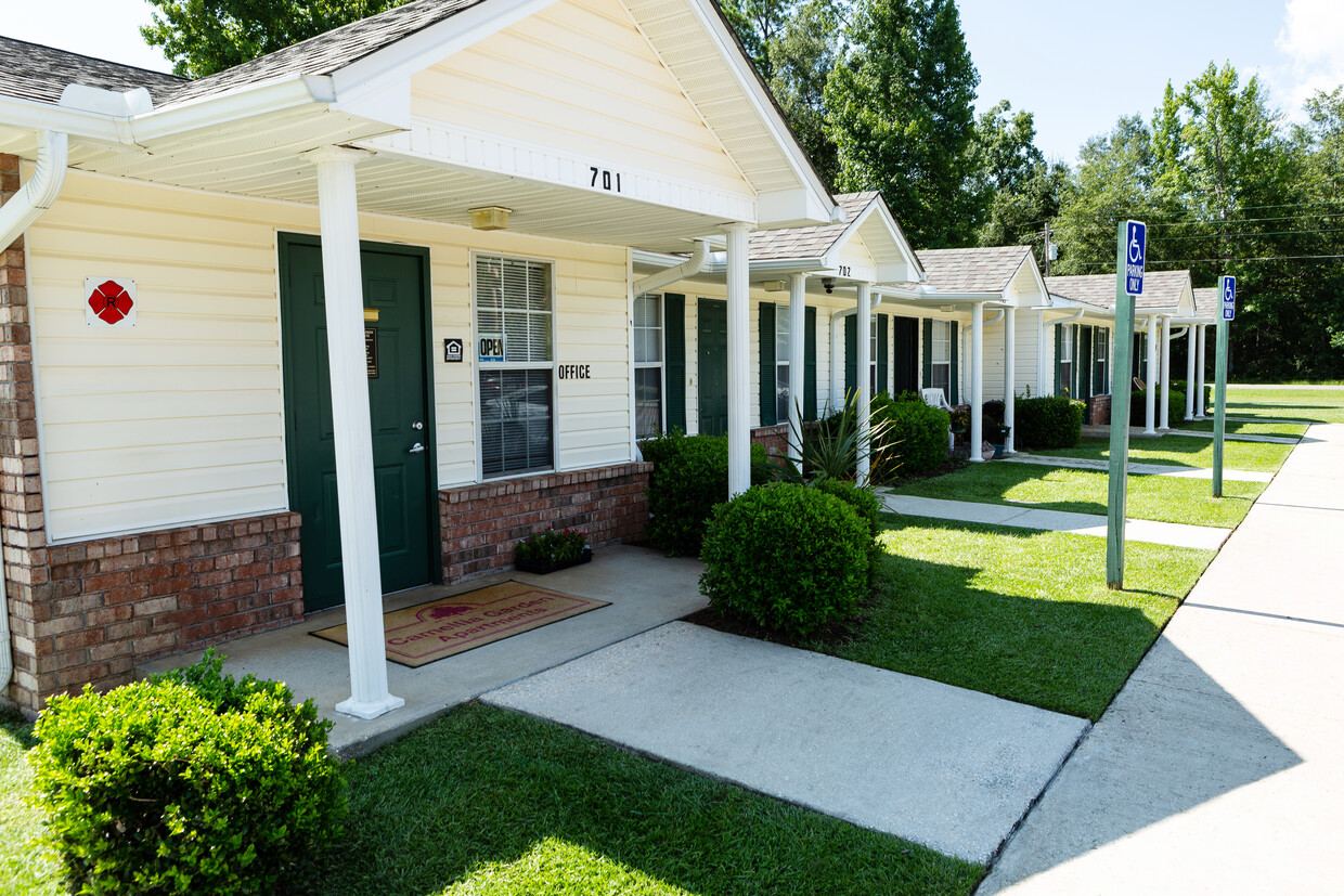 Primary Photo - Camellia Garden Apartments