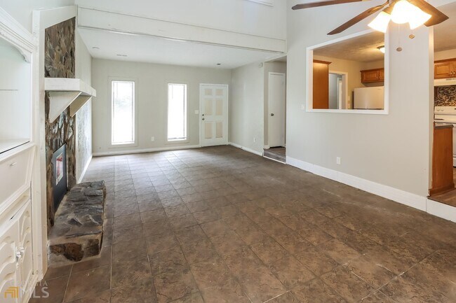 Building Photo - 495 Split Rail Dr