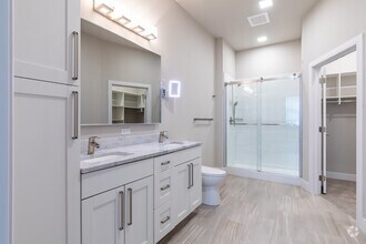 2BR, 2BA - Bathroom + Closet - The Emery