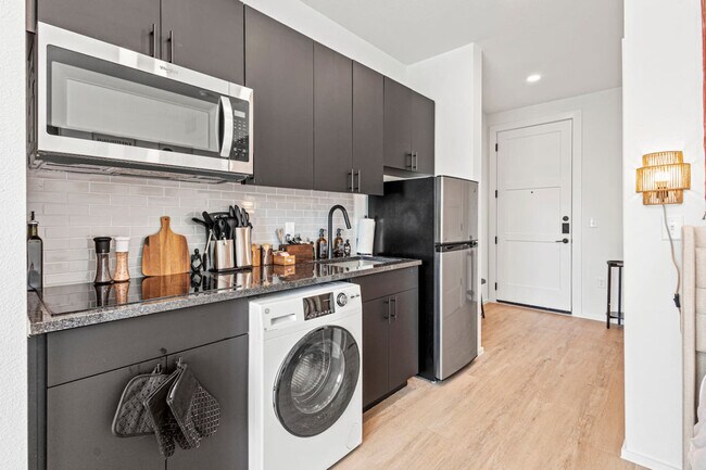 Foto del edificio - 596 W 9th St